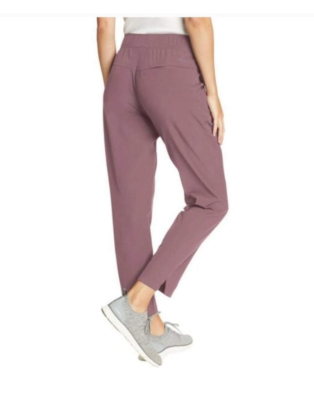 Eddie Bauer Ankle travelers Pants in Mauve NWT